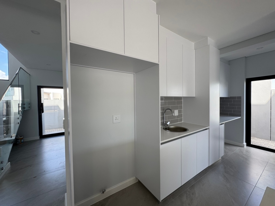 4 Bedroom Property for Sale in Sandown Western Cape